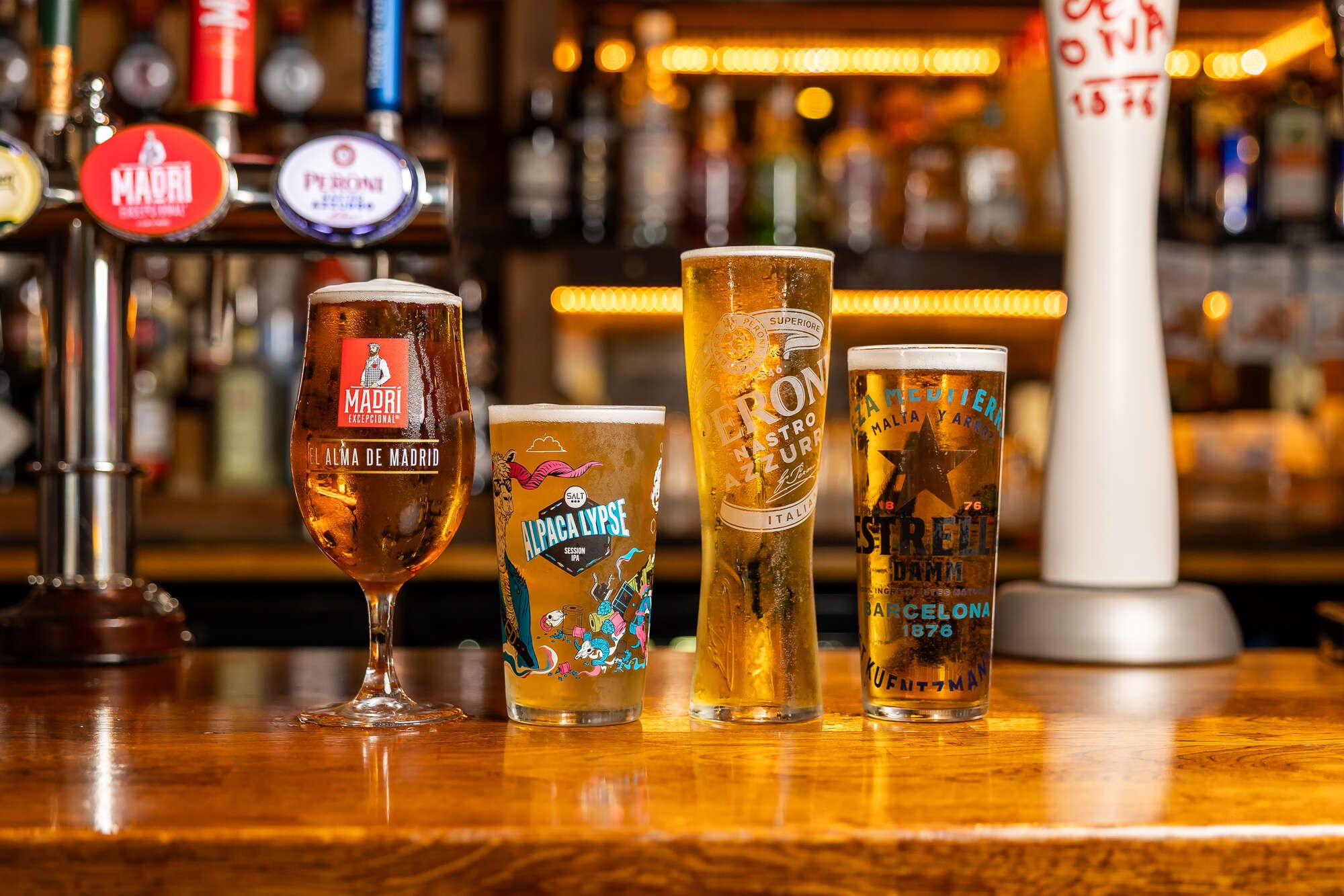 On the bar pints of beer - Peroni, Alpca Lypse Estrella